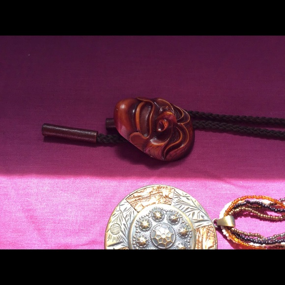 3 rare necklaces - Picture 7 of 7